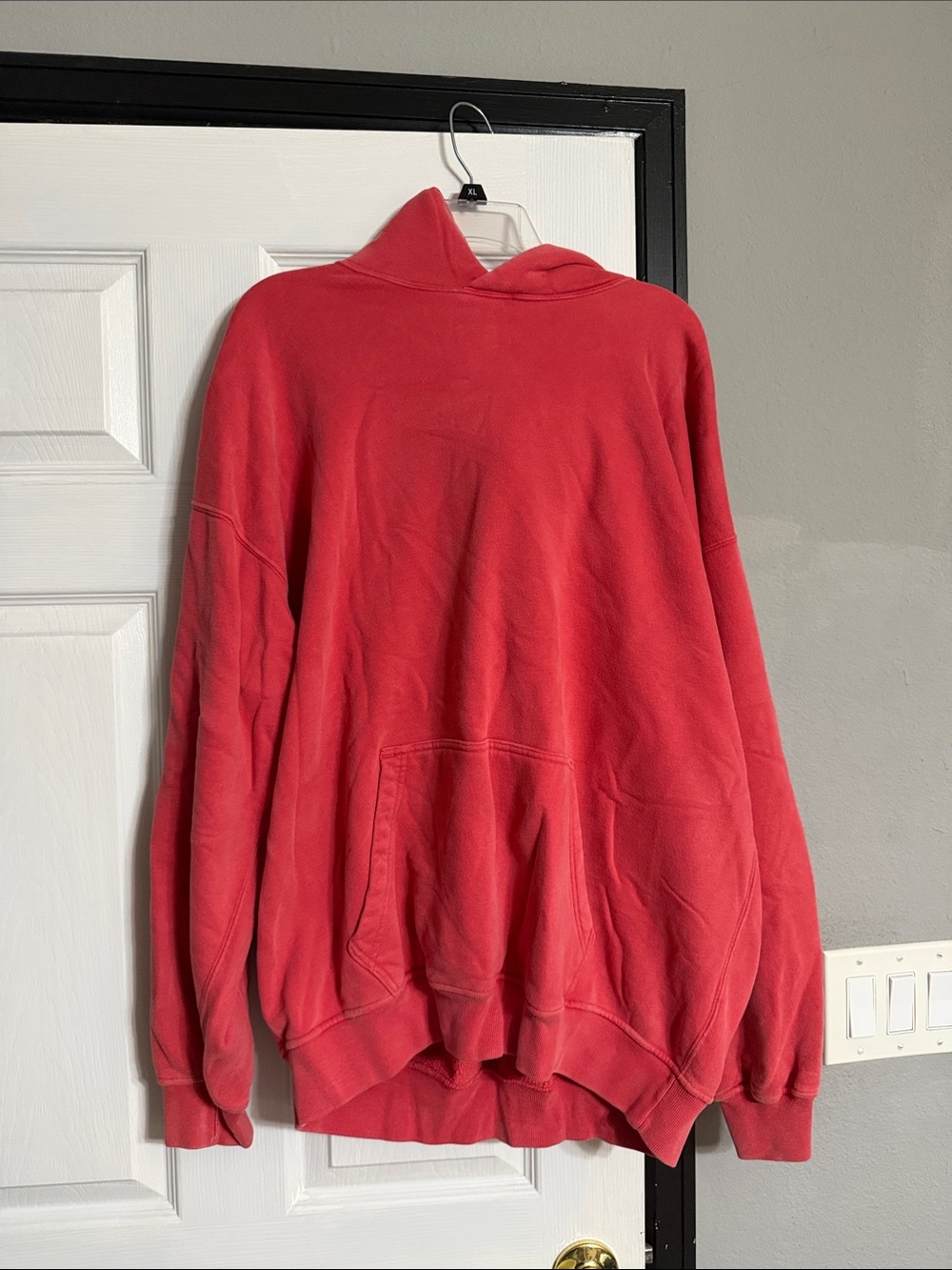 Abercrombie & Fitch Coral-Red Pullover Hoodie - Men's Casual Sweatshirt